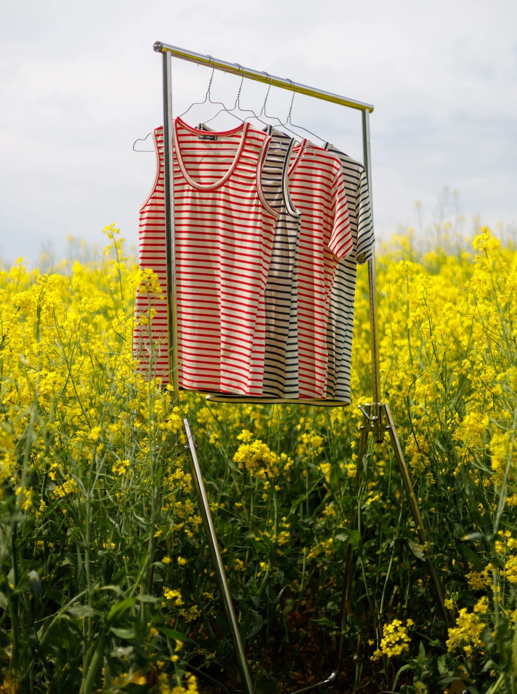 BCKASSI v-neck SS tee - Red/ Creme