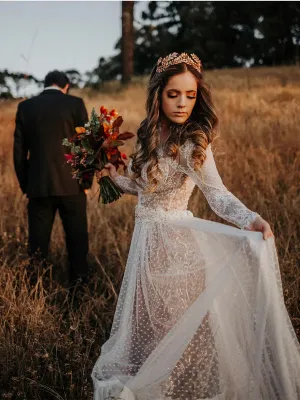 Luolandi Attractive V-neck Country A-line Wedding Dresses Lace Bridal Gowns Long Sleeves Elegant